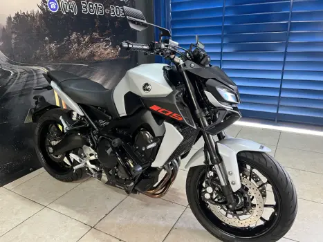 YAMAHA MT-09 850 ABS, Foto 3