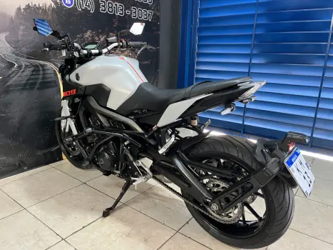 YAMAHA MT-09 850 ABS, Foto 5