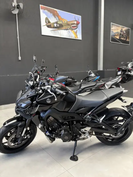 YAMAHA MT-09 850 ABS, Foto 4