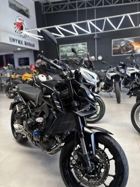 YAMAHA MT-09 850 ABS, Foto 6