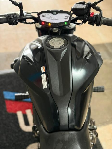 YAMAHA MT-09 850 ABS, Foto 10