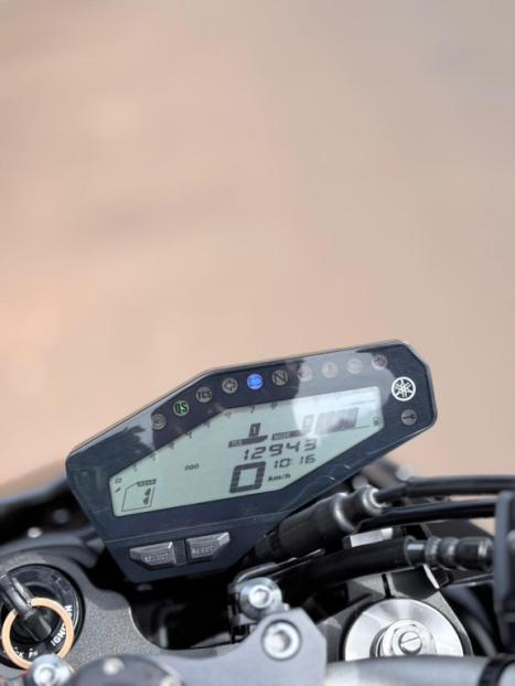 YAMAHA MT-09 850 ABS, Foto 3