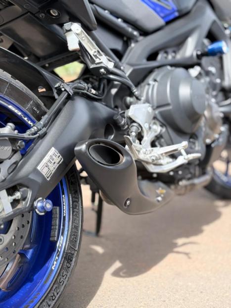 YAMAHA MT-09 850 ABS, Foto 9