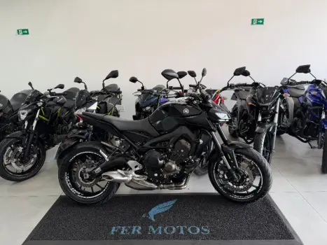 YAMAHA MT-09 850 ABS, Foto 1
