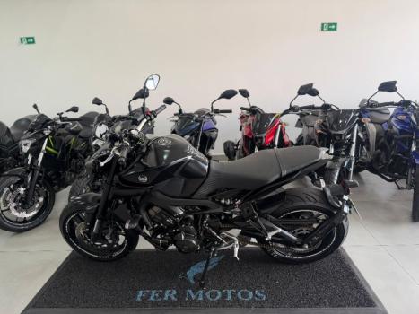 YAMAHA MT-09 850 ABS, Foto 4