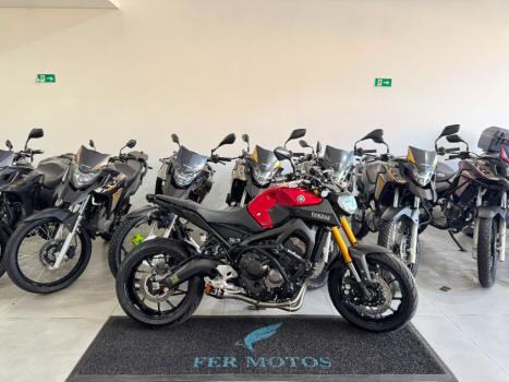 YAMAHA MT-09 850 ABS, Foto 1