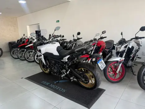 YAMAHA MT-09 Tracer 850 , Foto 3