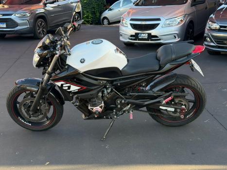 YAMAHA XJ6 600 F, Foto 1