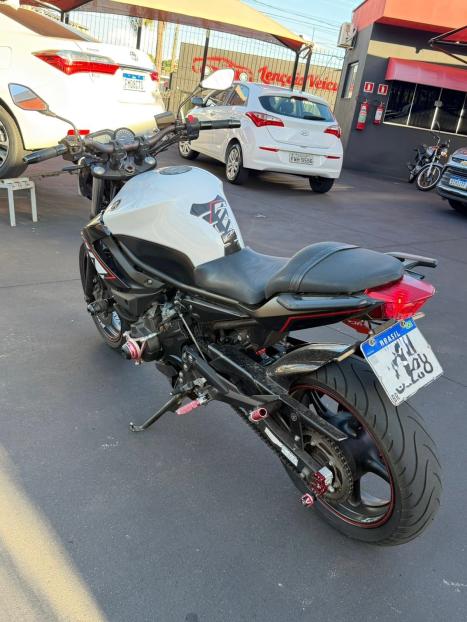 YAMAHA XJ6 600 F, Foto 2