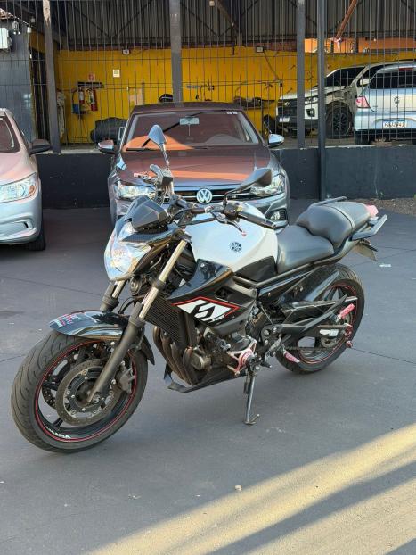 YAMAHA XJ6 600 F, Foto 4