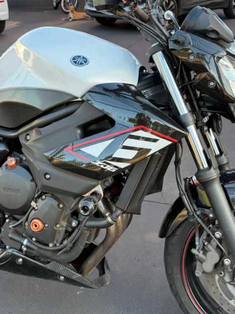 YAMAHA XJ6 600 F, Foto 5