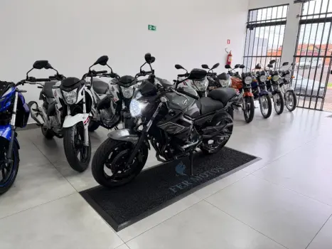 YAMAHA XJ6 600 N, Foto 3