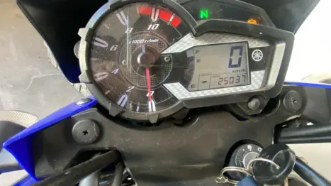 YAMAHA XTZ 150 Crosser Z, Foto 1