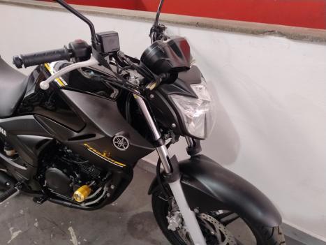 YAMAHA YS Fazer 250 LIMITED EDITION, Foto 9