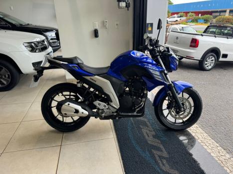 YAMAHA YS Fazer 250 , Foto 3