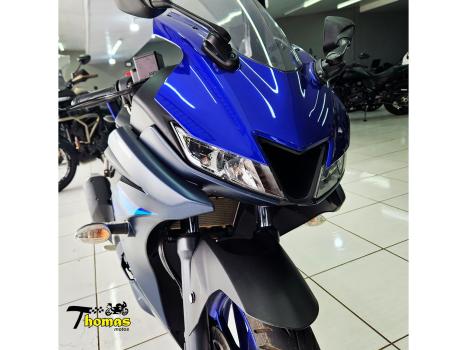 YAMAHA YZF R15 150 ABS, Foto 2