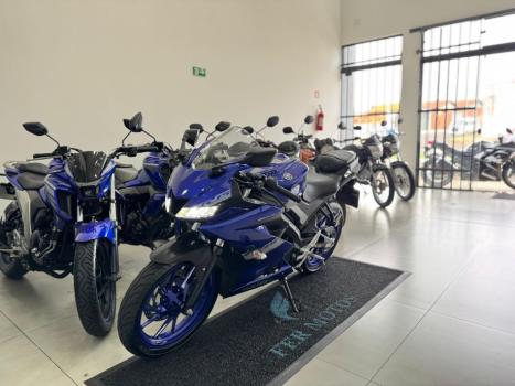 YAMAHA YZF R15 150 ABS, Foto 3