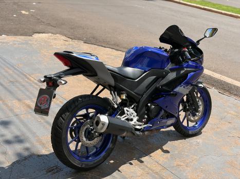 YAMAHA YZF R15 150 ABS, Foto 3