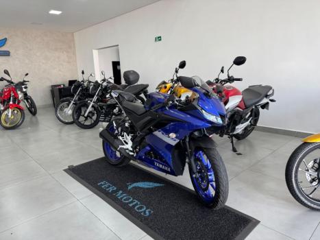 YAMAHA YZF R15 150 ABS, Foto 2