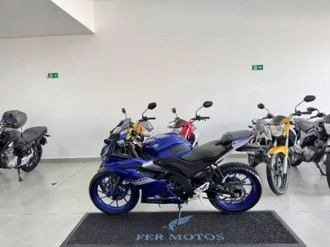 YAMAHA YZF R15 150 ABS, Foto 4