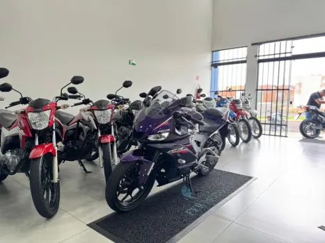 YAMAHA YZF R3 300 , Foto 3