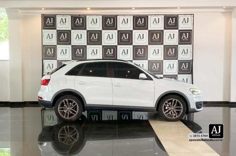 AUDI Q3 2.0 4P TFSI AMBIENTE QUATTRO S-TRONIC AUTOMTICO, Foto 4