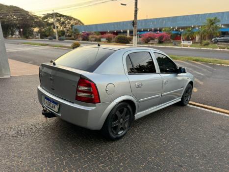 CHEVROLET Astra Hatch 2.0, Foto 3