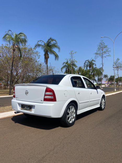 CHEVROLET Astra Sedan 1.8 4P CONFORT LCOOL, Foto 2