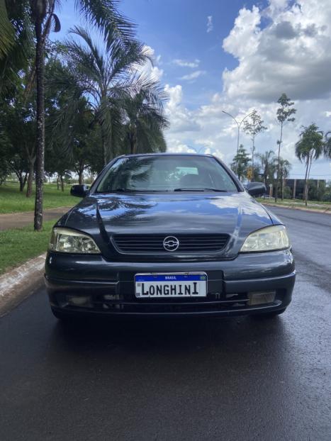 CHEVROLET Astra Sedan 1.8 4P, Foto 2