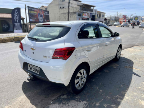 CHEVROLET Onix Hatch 1.4 4P FLEX LT, Foto 3