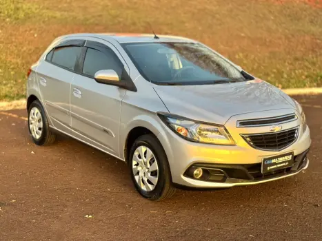 CHEVROLET Onix Hatch 1.4 4P FLEX LT, Foto 2