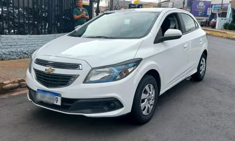 CHEVROLET Onix Hatch 1.4 4P FLEX LT, Foto 2