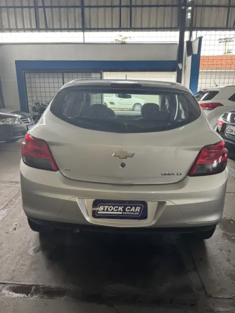 CHEVROLET Onix Hatch 1.4 4P FLEX LT, Foto 3