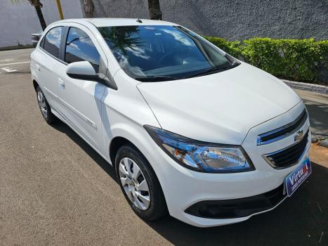 CHEVROLET Onix Hatch 1.4 4P FLEX LT, Foto 2
