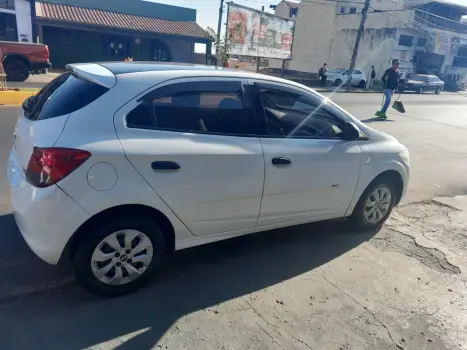 CHEVROLET Onix Hatch 1.4 4P FLEX LT, Foto 10