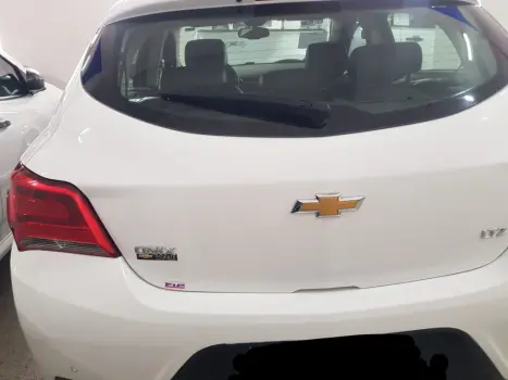 CHEVROLET Onix Hatch 1.4 4P FLEX LTZ, Foto 3