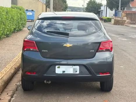 CHEVROLET Onix Hatch 1.4 4P FLEX LTZ AUTOMTICO, Foto 3