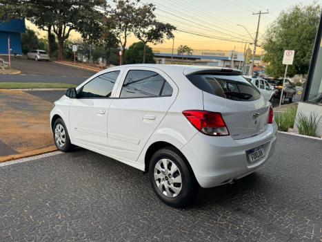 CHEVROLET Onix Hatch 1.0 4P FLEX LT, Foto 4