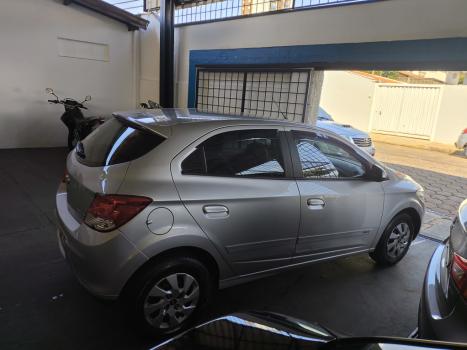 CHEVROLET Onix Hatch 1.0 4P FLEX LT, Foto 3