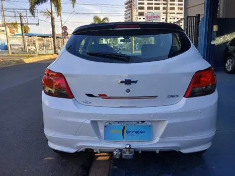 CHEVROLET Onix Hatch 1.4 4P FLEX EFFECT, Foto 9
