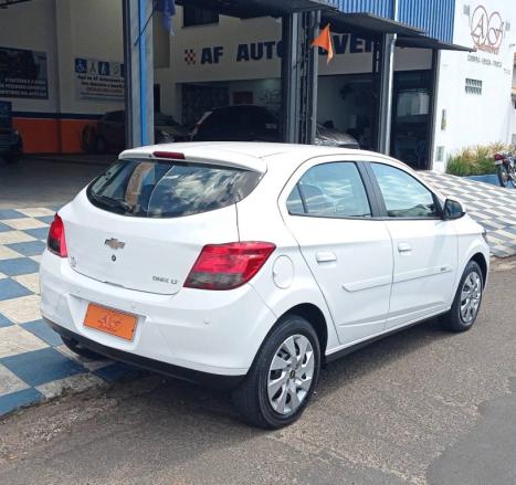 CHEVROLET Onix Hatch 1.4 4P FLEX LT, Foto 4