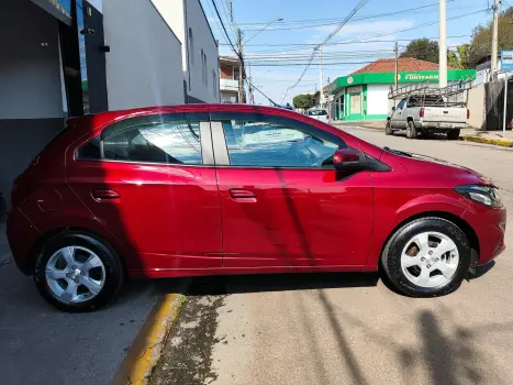 CHEVROLET Onix Hatch 1.4 4P FLEX LT, Foto 4