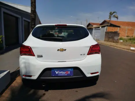 CHEVROLET Onix Hatch 1.4 4P FLEX LT, Foto 5