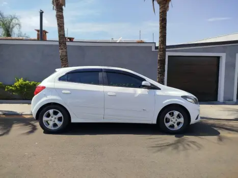 CHEVROLET Onix Hatch 1.4 4P FLEX LT, Foto 7