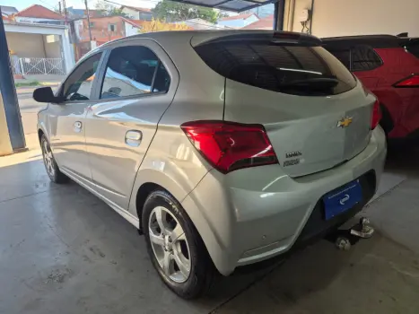 CHEVROLET Onix Hatch 1.4 4P FLEX LT, Foto 4