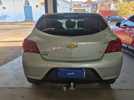 CHEVROLET Onix Hatch 1.4 4P FLEX LT, Foto 5