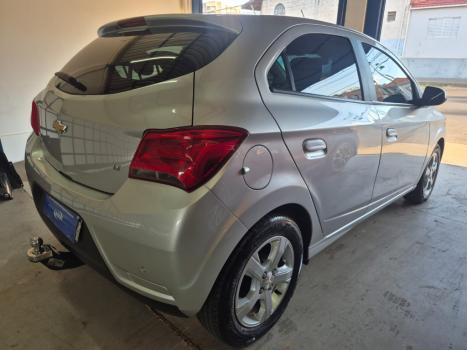 CHEVROLET Onix Hatch 1.4 4P FLEX LT, Foto 6