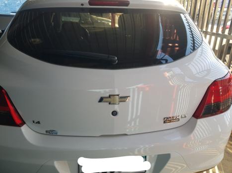 CHEVROLET Onix Hatch 1.4 4P FLEX LT, Foto 2