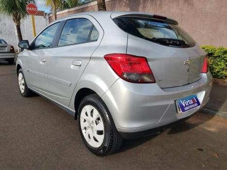 CHEVROLET Onix Hatch 1.4 4P FLEX LT, Foto 5