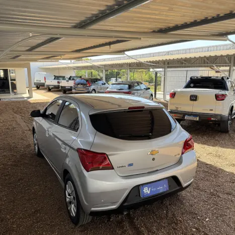 CHEVROLET Onix Hatch 1.4 4P FLEX LT, Foto 2